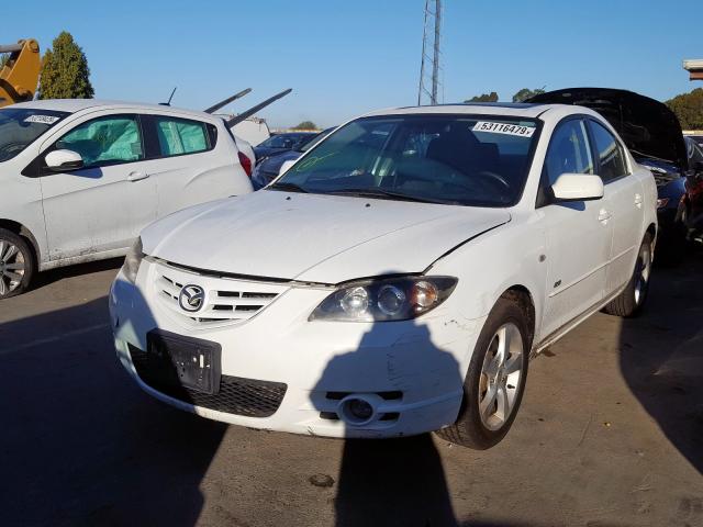 JM1BK123451256076 - 2005 MAZDA 3 S WHITE photo 2