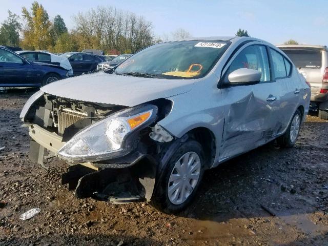 3N1CN7AP6JL873374 - 2018 NISSAN VERSA S SILVER photo 2