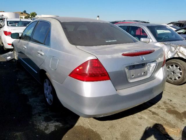 JHMCM56406C007285 - 2006 HONDA ACCORD LX SILVER photo 3