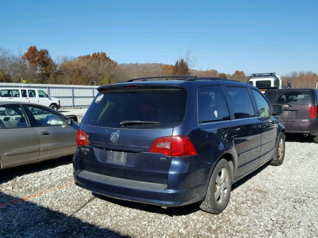 2V8HW34199R546647 - 2009 VOLKSWAGEN ROUTAN SE BLUE photo 4