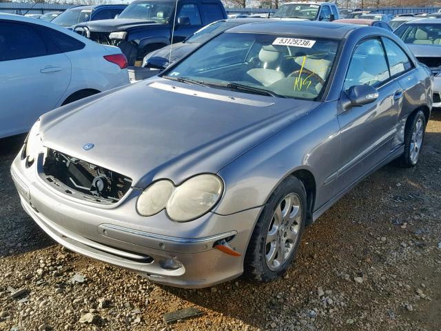 WDBTJ65J94F082164 - 2004 MERCEDES-BENZ CLK 320C GRAY photo 2