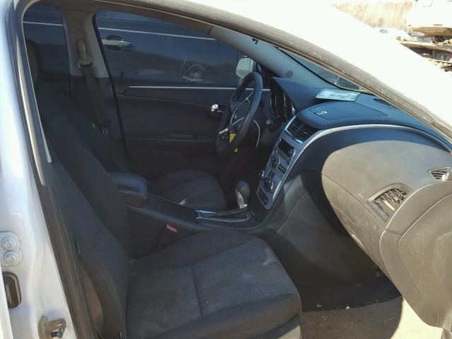 1G1ZC5E0XAF216529 - 2010 CHEVROLET MALIBU 1LT WHITE photo 5
