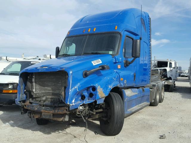 1FUJGLDR4CLBR3374 - 2012 FREIGHTLINER CASCADIA 1 BLUE photo 2