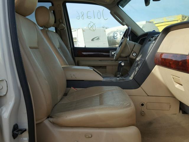 5LMFU27575LJ01286 - 2005 LINCOLN NAVIGATOR 白色 照片 5