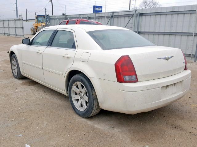 2C3LA43R16H282279 - 2006 CHRYSLER 300 WHITE photo 3