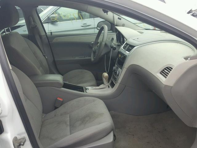 1G1ZB5EB1AF196885 - 2010 CHEVROLET MALIBU LS WHITE photo 5