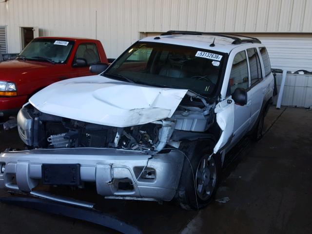 1GNDS13S142126514 - 2004 CHEVROLET TRAILBLAZE WHITE photo 2