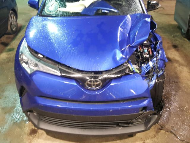 NMTKHMBX0JR049098 - 2018 TOYOTA C-HR XLE BLUE photo 7