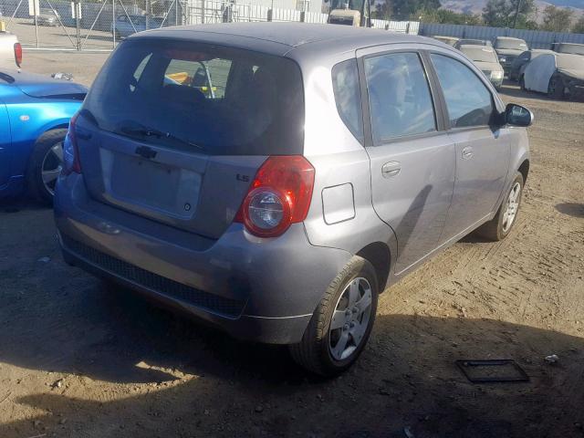 KL1TD66E69B609853 - 2009 CHEVROLET AVEO LS GRAY photo 4