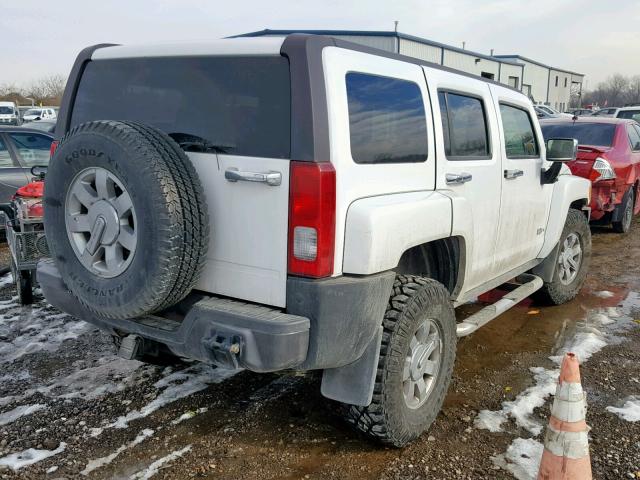 5GTDN136468191272 - 2006 HUMMER H3 WHITE photo 4