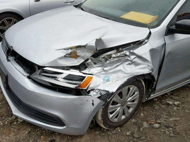 3VW2K7AJ9DM296865 - 2013 VOLKSWAGEN JETTA BASE SILVER photo 9