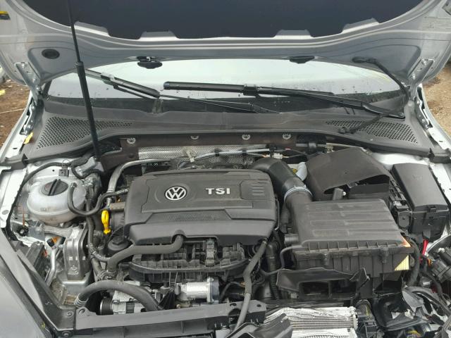 3VW447AU5HM045585 - 2017 VOLKSWAGEN GTI S/SE SILVER photo 7