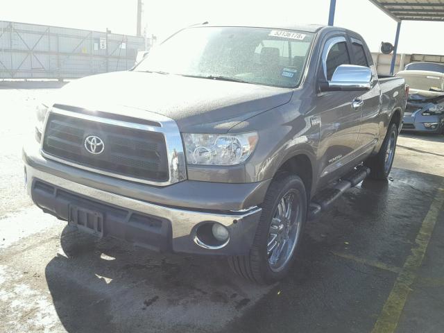 5TFRY5F19AX094370 - 2010 TOYOTA TUNDRA DOU GRAY photo 2