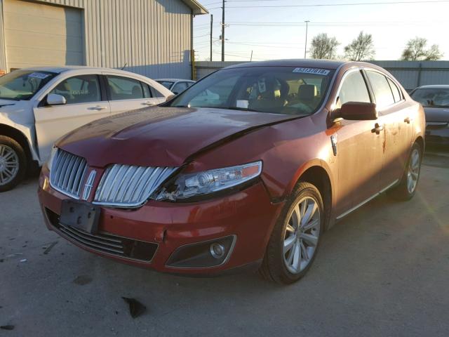 1LNHM93R79G606336 - 2009 LINCOLN MKS RED photo 2