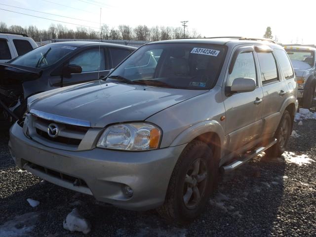 4F2CZ96125KM09619 - 2005 MAZDA TRIBUTE S GOLD photo 2