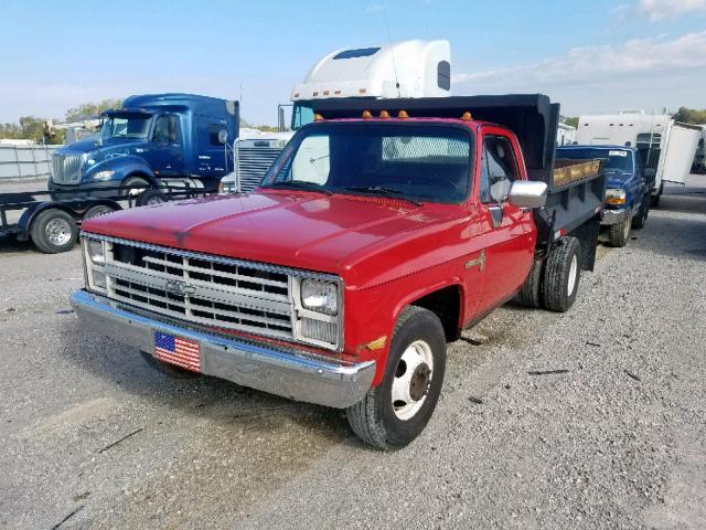 1GBHR34KXJJ136206 - 1988 CHEVROLET R30 RED photo 2