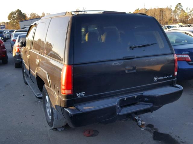 1GYEK13RXYR103329 - 2000 CADILLAC ESCALADE BLACK photo 3