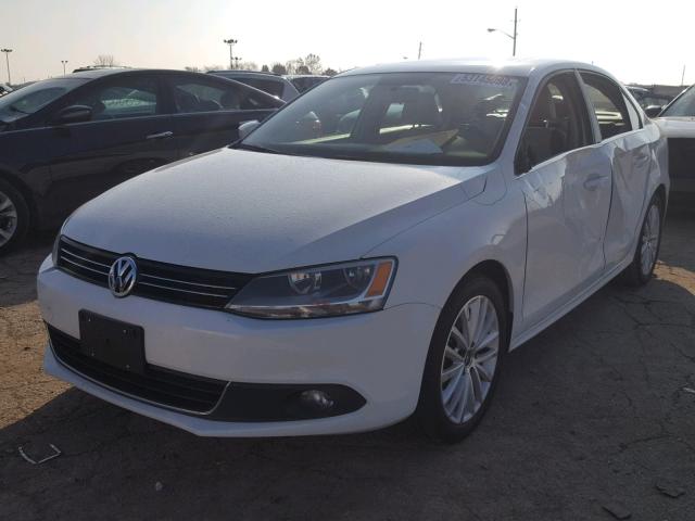 3VWL07AJ0EM336844 - 2014 VOLKSWAGEN JETTA SEL WHITE photo 2