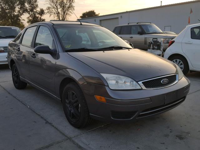 1FAFP34N57W247654 - 2007 FORD FOCUS ZX4 GRAY photo 1