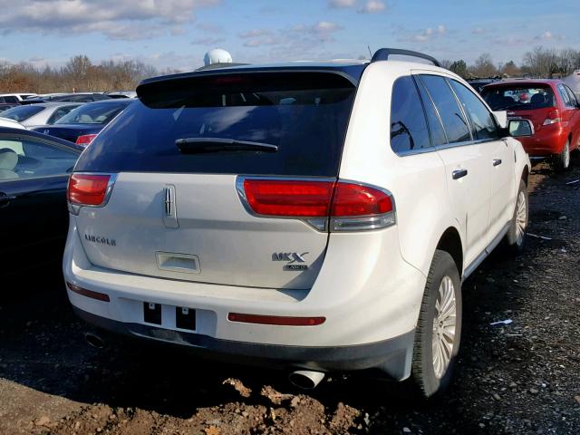 2LMDJ8JK8CBL09697 - 2012 LINCOLN MKX WHITE photo 4