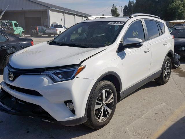 JTMRFREV5HD212640 - 2017 TOYOTA RAV4 XLE WHITE photo 2