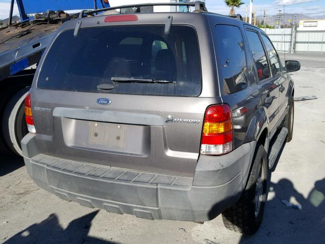 1FMCU95H55KC30287 - 2005 FORD ESCAPE HEV GRAY photo 4