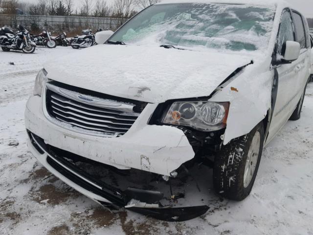 2C4RC1BG8GR280782 - 2016 CHRYSLER TOWN & COU WHITE photo 9