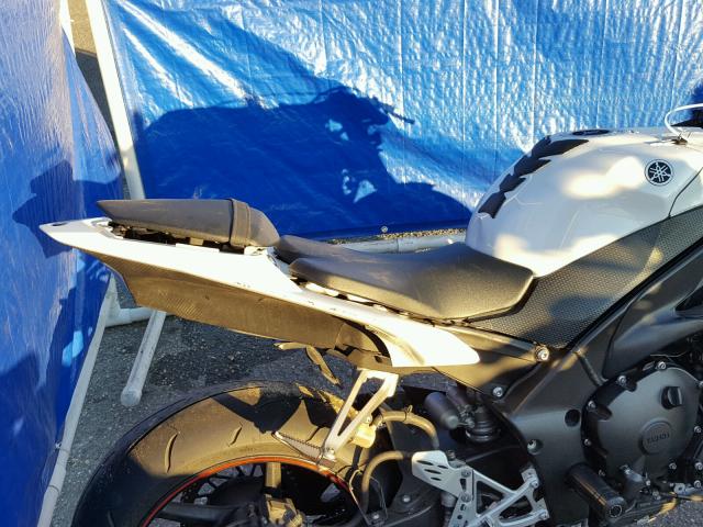 JYARN23E5AA006590 - 2010 YAMAHA YZFR1 WHITE photo 6