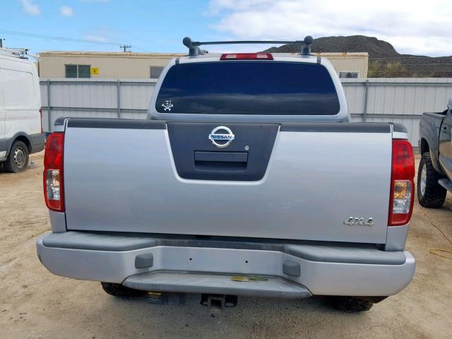 1N6AD07WX5C455492 - 2005 NISSAN FRONTIER C SILVER photo 6