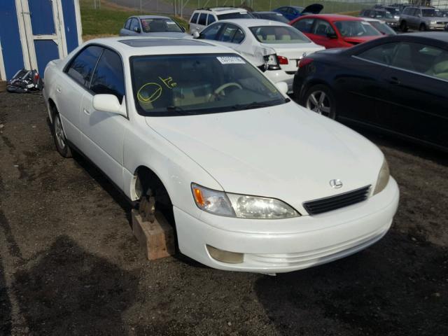 JT8BF22G8V0046629 - 1997 LEXUS ES 300 WHITE photo 1