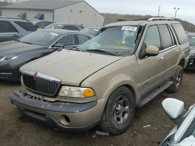 5LMPU28L8WLJ26927 - 1998 LINCOLN NAVIGATOR Бежевый фото 2
