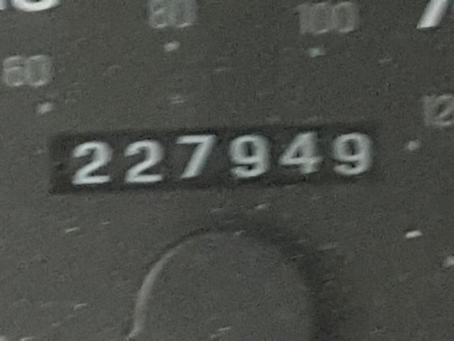 5LMPU28L8WLJ26927 - 1998 LINCOLN NAVIGATOR Бежевый фото 8