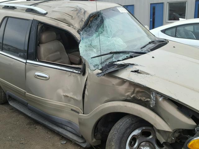 5LMPU28L8WLJ26927 - 1998 LINCOLN NAVIGATOR Бежевый фото 9