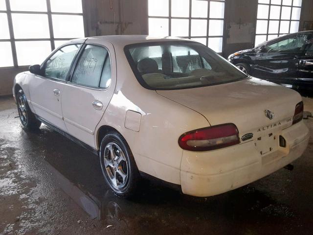 1N4BU31D4SC245942 - 1995 NISSAN ALTIMA XE WHITE photo 3