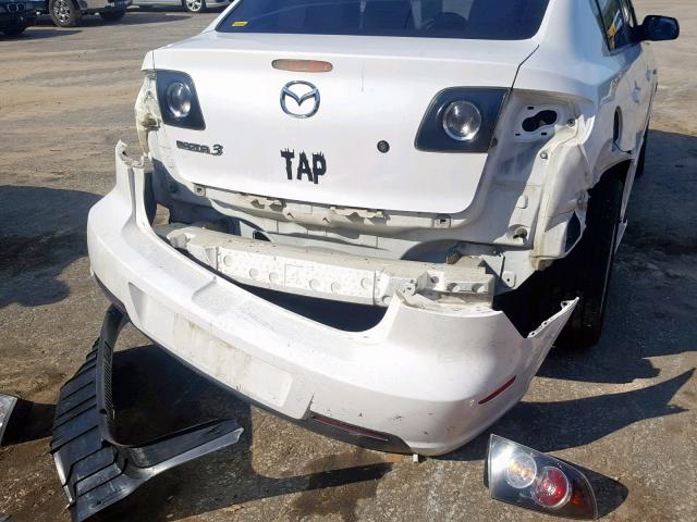 JM1BK323681148770 - 2008 MAZDA 3 S WHITE photo 9