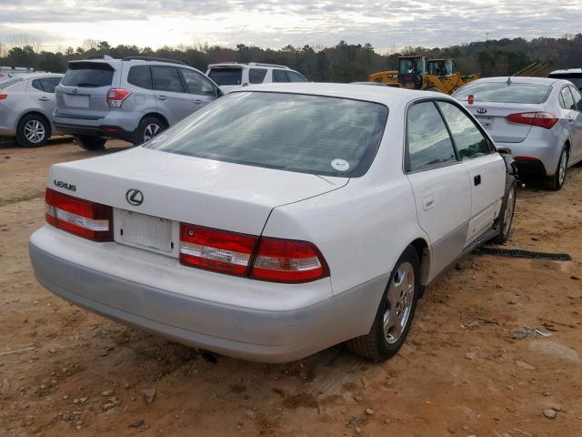 JT8BF28G410321737 - 2001 LEXUS ES 300 WHITE photo 4