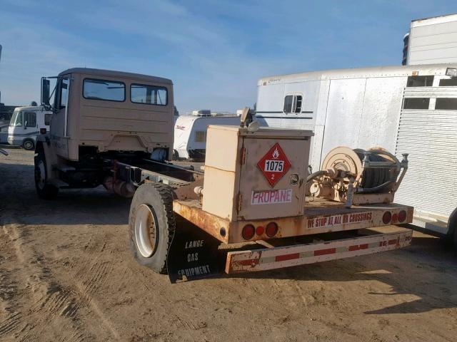 1FVABWCS22HH95532 - 2002 FREIGHTLINER MEDIUM CON TAN photo 3