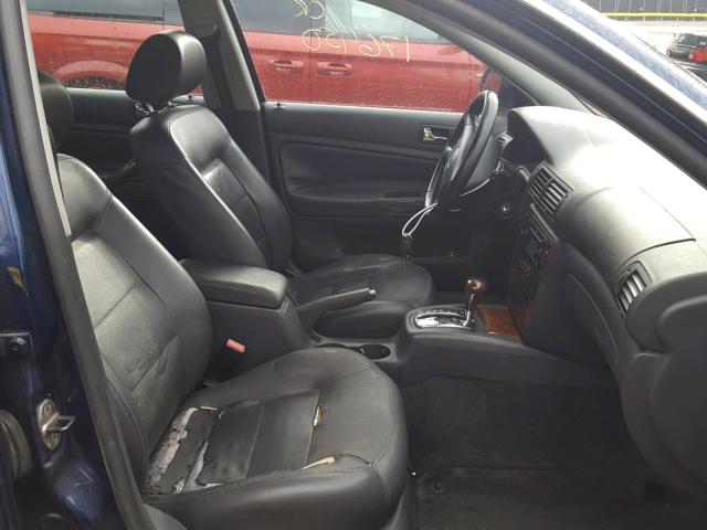 WVWRU63B95P000590 - 2005 VOLKSWAGEN PASSAT GLX 蓝色 照片 5