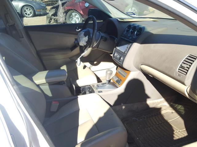 1N4BL21E67C157665 - 2007 NISSAN ALTIMA 3.5 WHITE photo 5