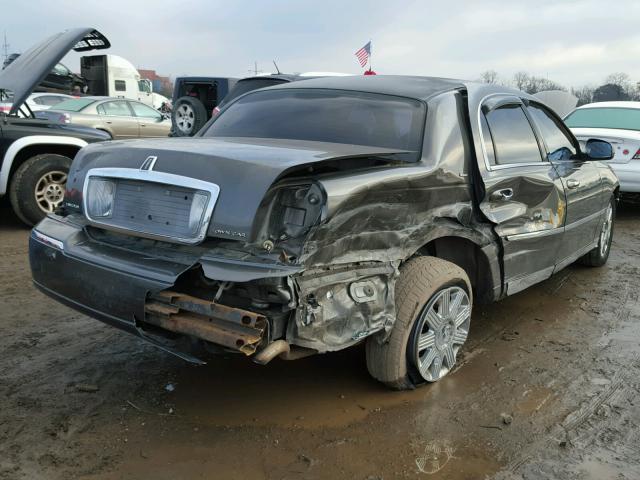 1LNHM83W04Y607668 - 2004 LINCOLN TOWN CAR U GRAY photo 4