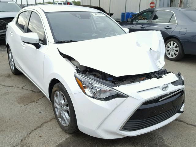 3MYDLBZV2GY137381 - 2016 TOYOTA SCION IA WHITE photo 1