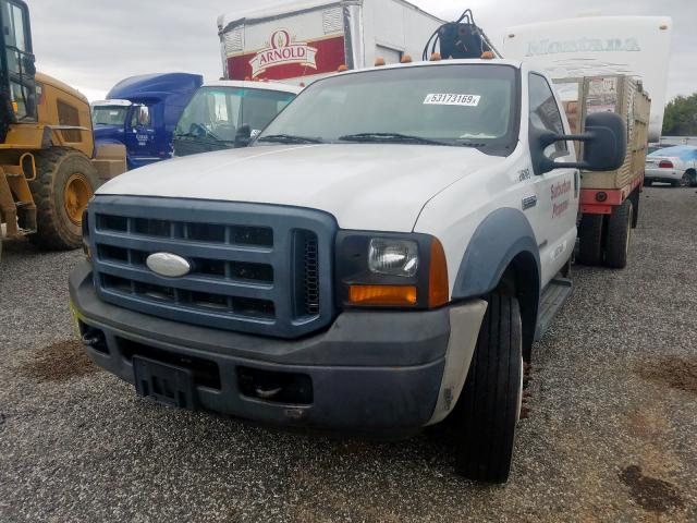 1FDAF56P96EB92224 - 2006 FORD F550 SUPER WHITE photo 2