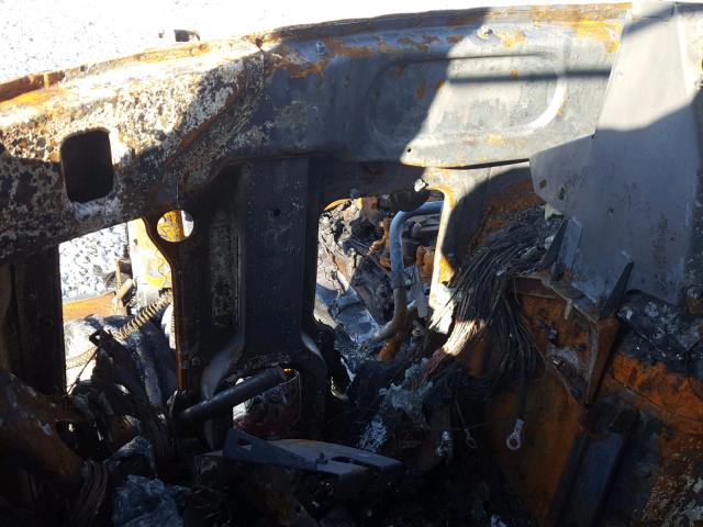 1M1AN07Y3FM018074 - 2015 MACK 600 CHU600 BURN photo 8