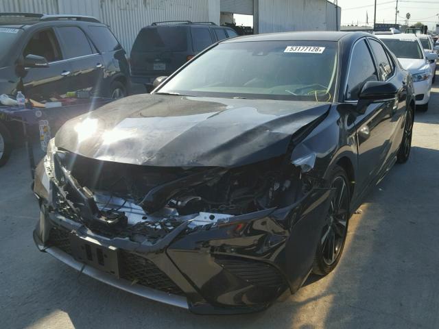 4T1B61HK7JU504361 - 2018 TOYOTA CAMRY XSE BLACK photo 2