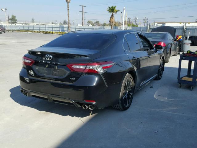 4T1B61HK7JU504361 - 2018 TOYOTA CAMRY XSE BLACK photo 4