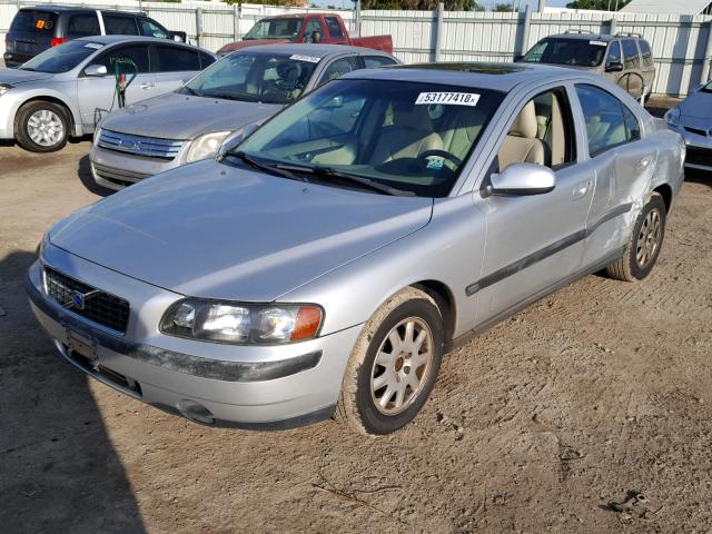 YV1RS61R222174378 - 2002 VOLVO S60 SILVER photo 2