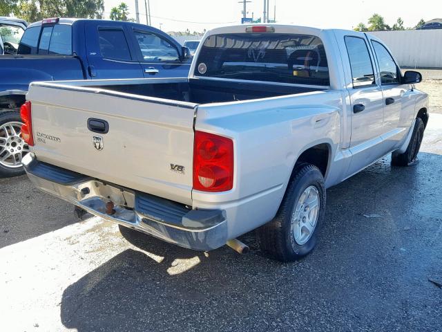 1D7HE48N25S330803 - 2005 DODGE DAKOTA QUA SILVER photo 4