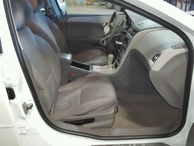 1G1ZC5E11BF194043 - 2011 CHEVROLET MALIBU 1LT WHITE photo 5