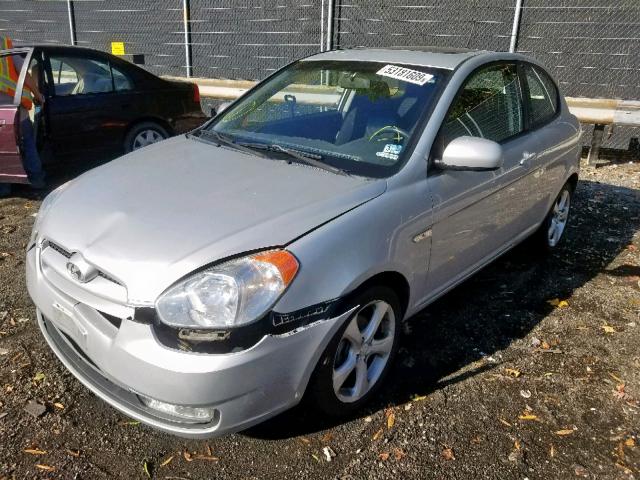 KMHCN3AC8AU166829 - 2010 HYUNDAI ACCENT SE SILVER photo 2