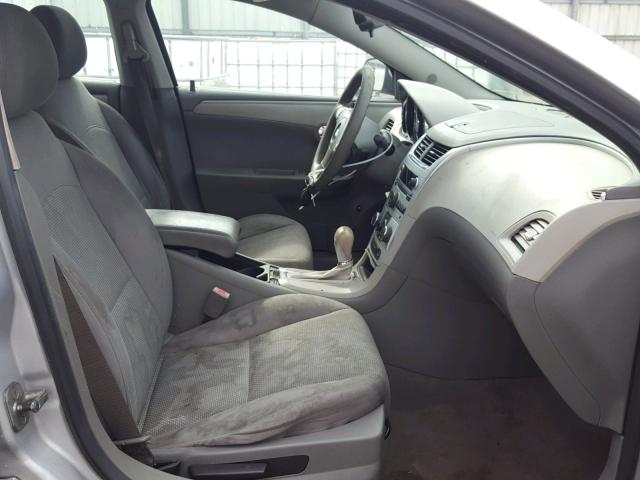 1G1ZC5EB4AF101328 - 2010 CHEVROLET MALIBU 1LT SILVER photo 5